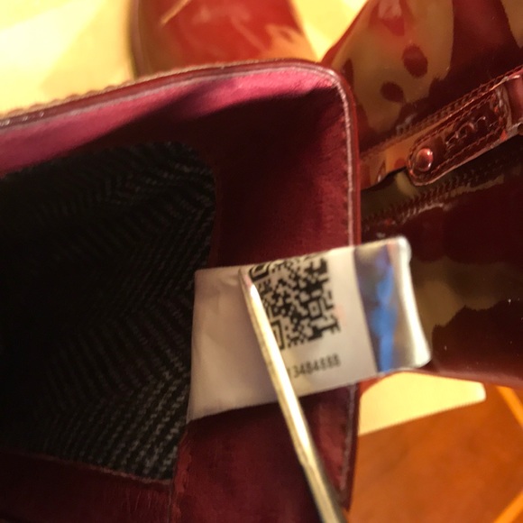 UGG Sangria Madera Waterproof Zip Up Boots - Picture 6 of 8